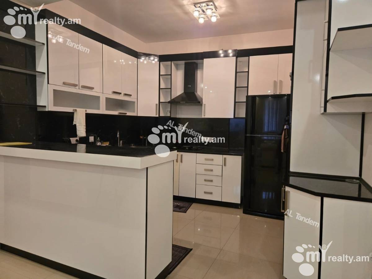 3 bedroom apartment for rent خیابان ساریان, مرکز شهر ایروان, 156975