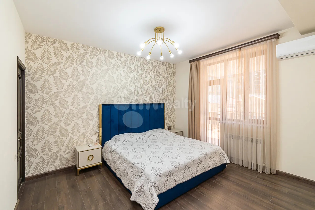 3 bedroom apartment for sale خیابان آنتارایین, مرکز شهر ایروان, 160385
