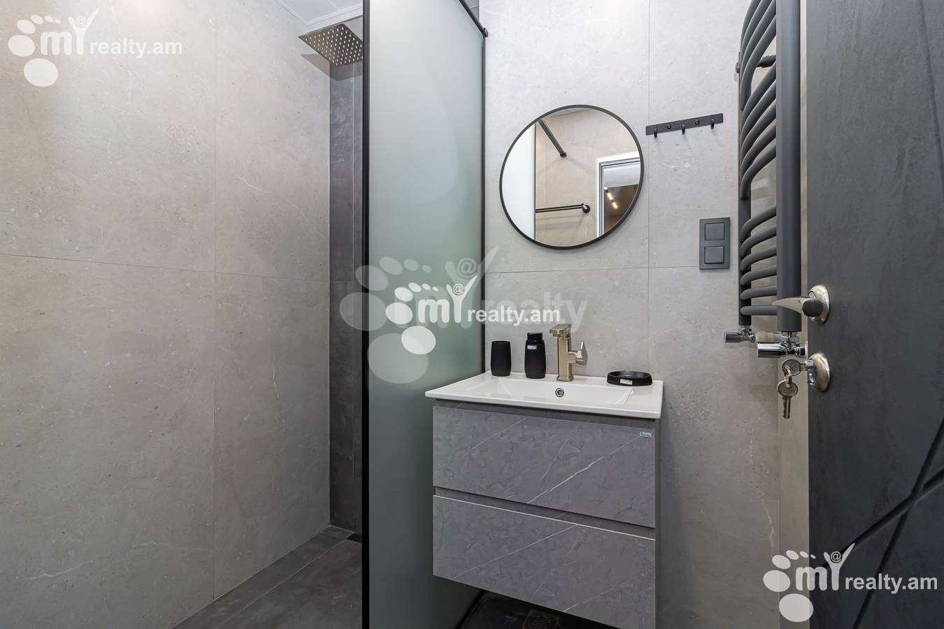 2 bedroom apartment for sale خیابان م. خورِناتسی, مرکز شهر ایروان, 144875