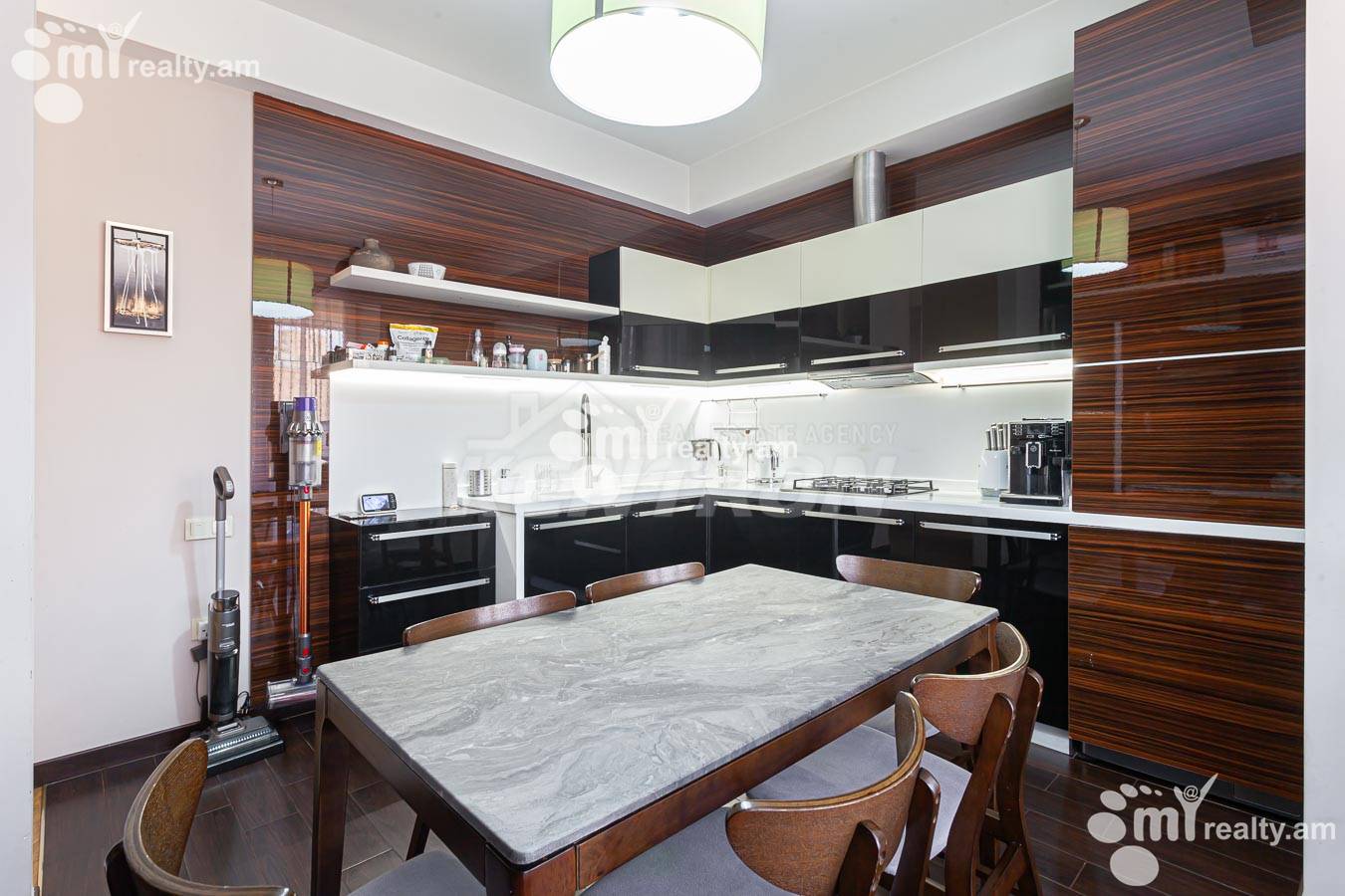 4 սենյականոց բնակարան  Վ. Դավթյան փող, Արաբկիր Երևան, 144169