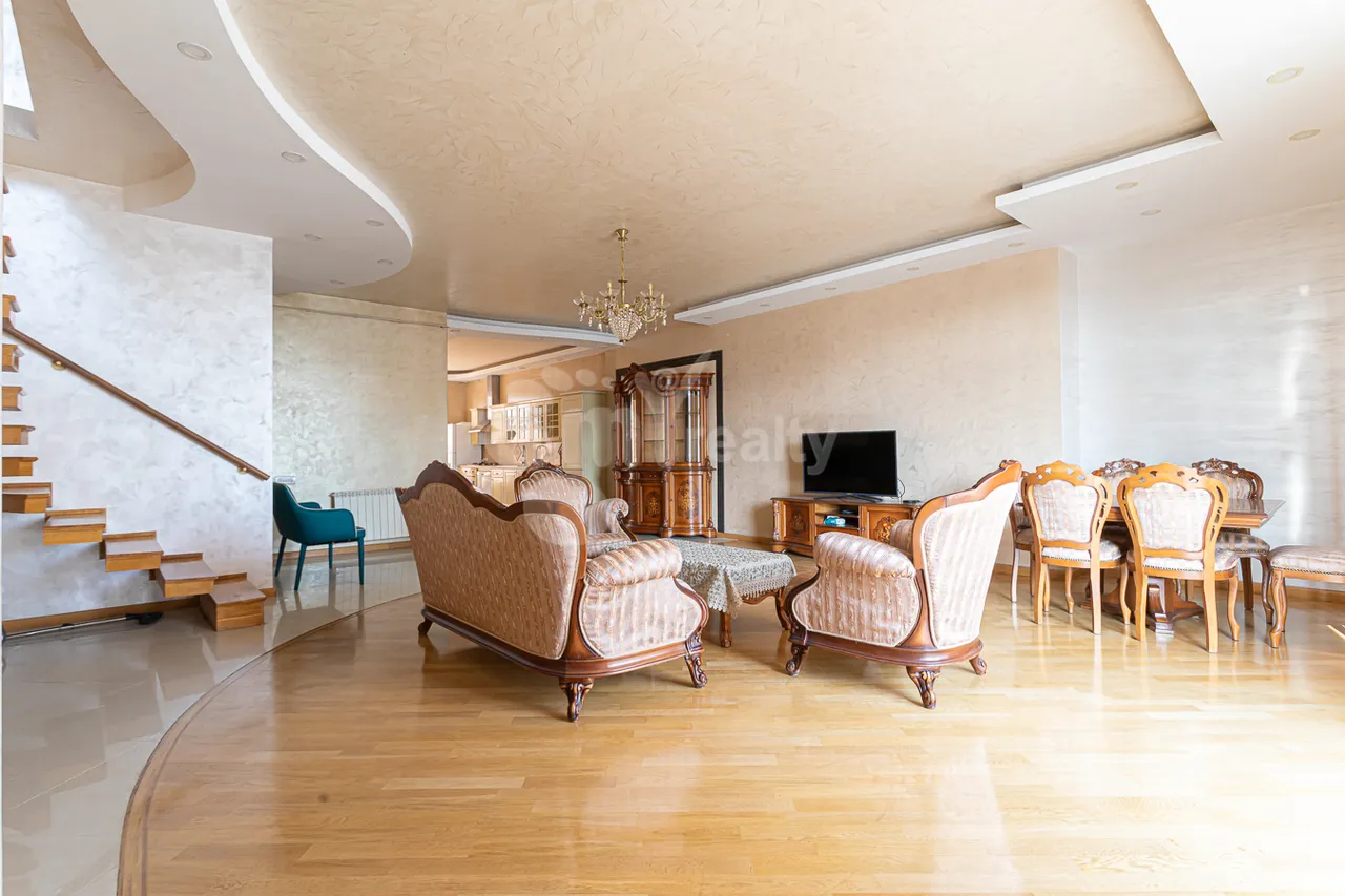 5 bedroom apartment for rent Spendiaryan St, Center Yerevan, 158573