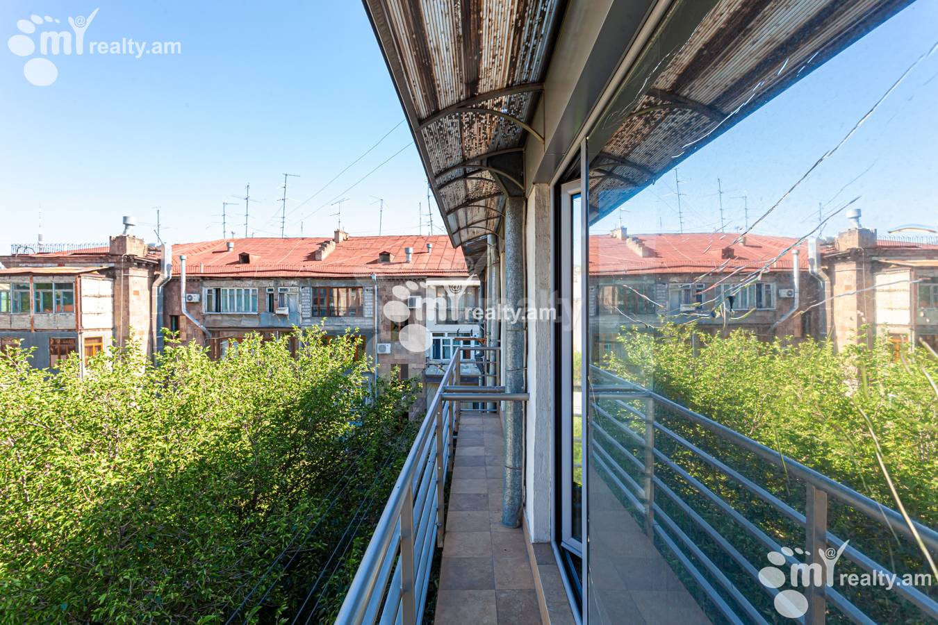 4 սենյականոց բնակարան  Իսահակյան փող, Կենտրոն Երևան, 151935