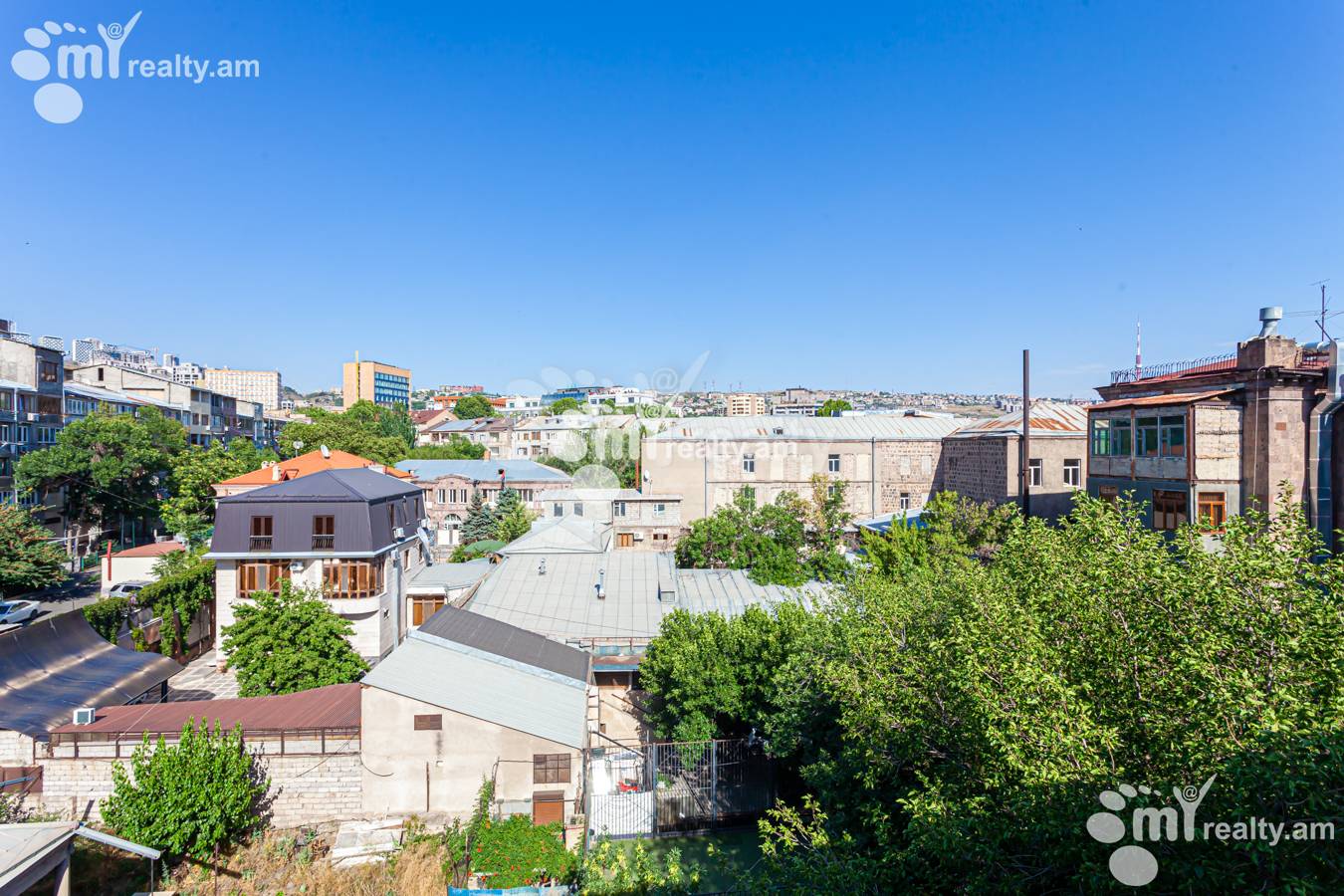 4 սենյականոց բնակարան  Իսահակյան փող, Կենտրոն Երևան, 151935