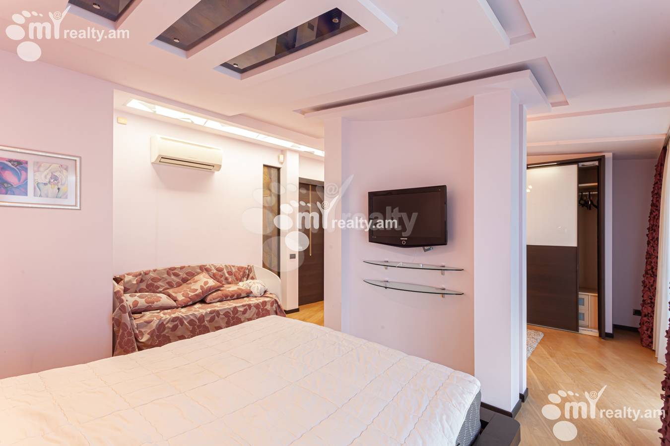 4 սենյականոց բնակարան  Իսահակյան փող, Կենտրոն Երևան, 151935