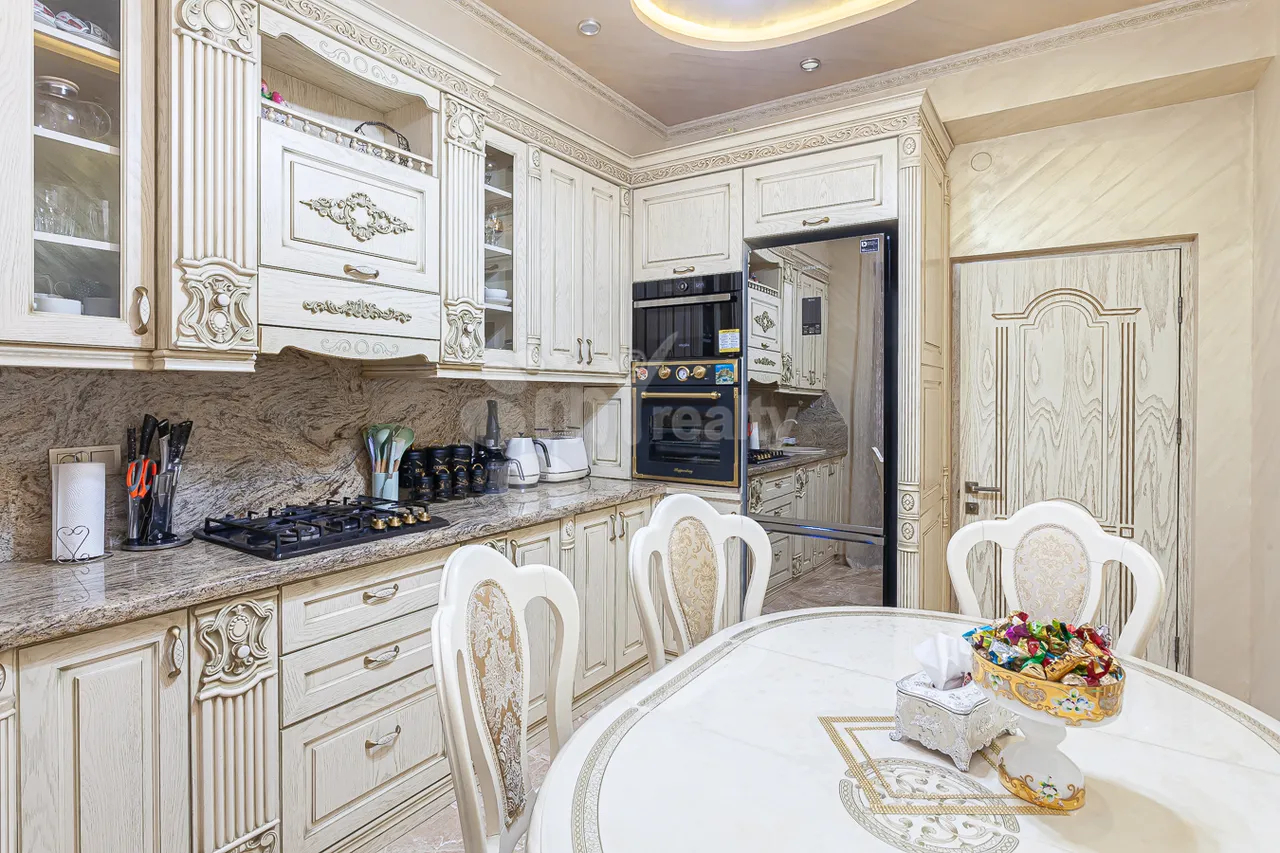 4 bedroom apartment for sale Argishti St, Center Yerevan, 161737