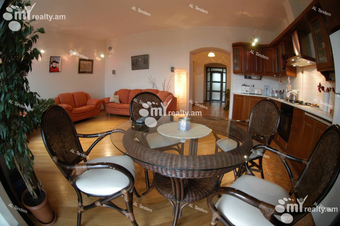 3 սենյականոց բնակարան  Չարենցի փող, Կենտրոն Երևան, 123038