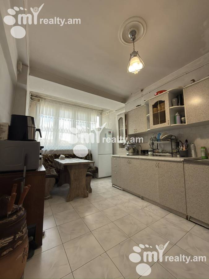 3 սենյականոց բնակարան  Թումանյան փող, Կենտրոն Երևան, 159688