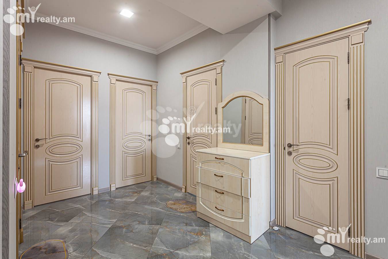 Купить 5 комнатную квартиру Сасна Црер ул., Давташен Ереван, 153655