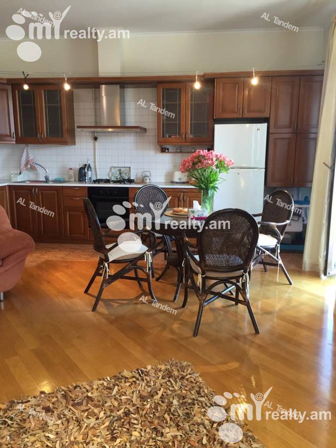 3 սենյականոց բնակարան  Չարենցի փող, Կենտրոն Երևան, 123038