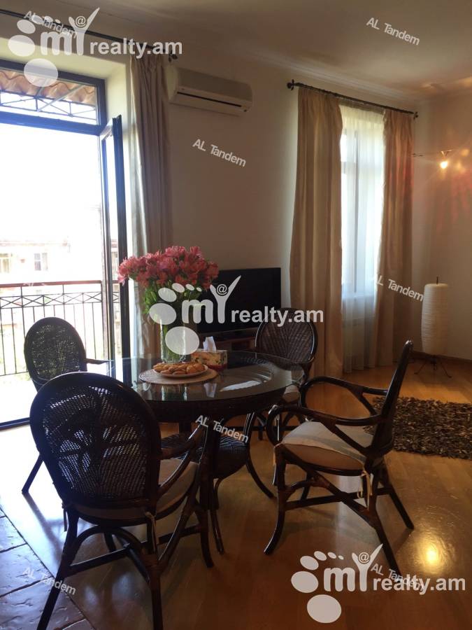 3 սենյականոց բնակարան  Չարենցի փող, Կենտրոն Երևան, 123038