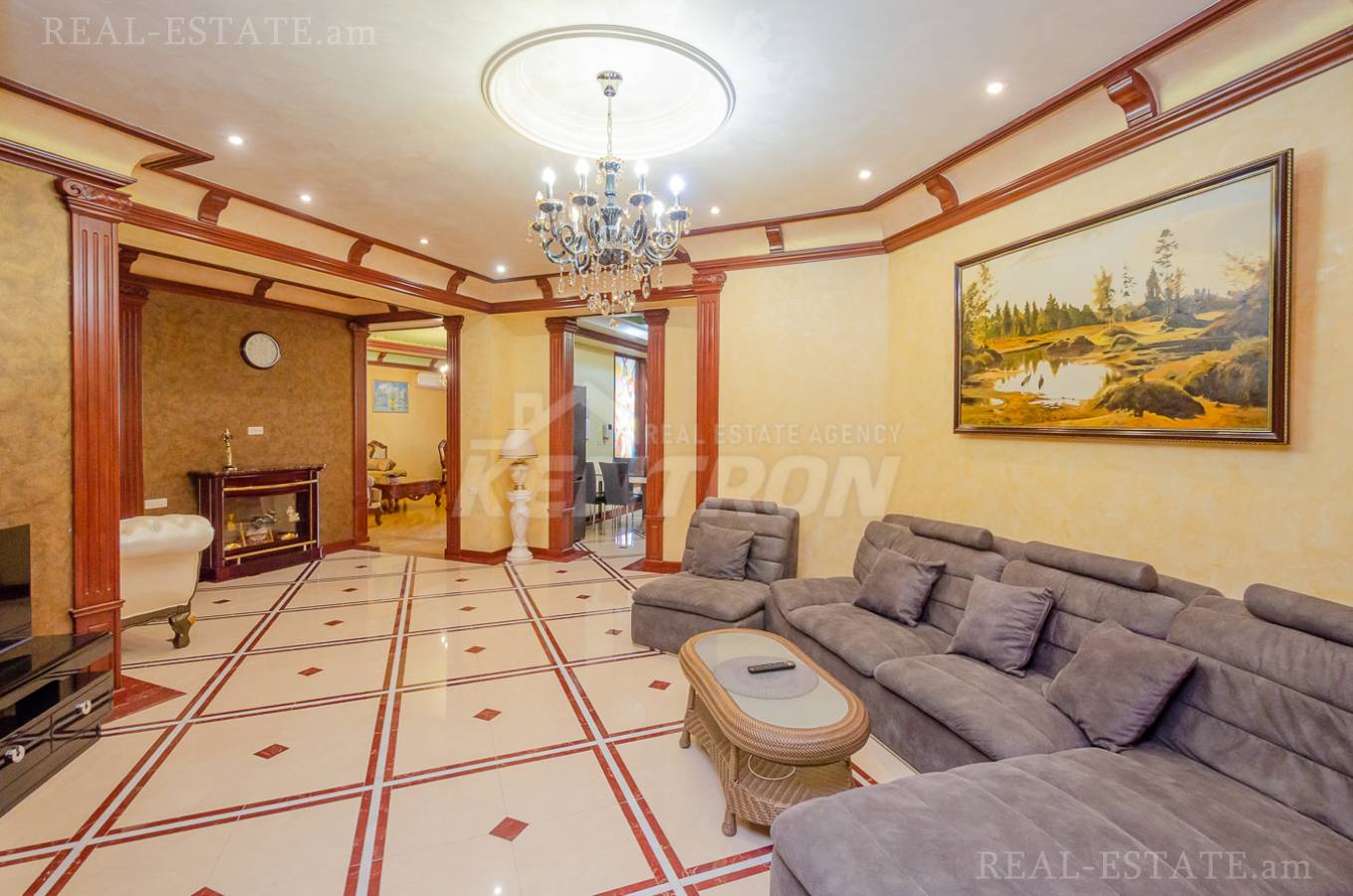 5 սենյականոց բնակարան  Հանրապետության փող, Կենտրոն Երևան, 137953