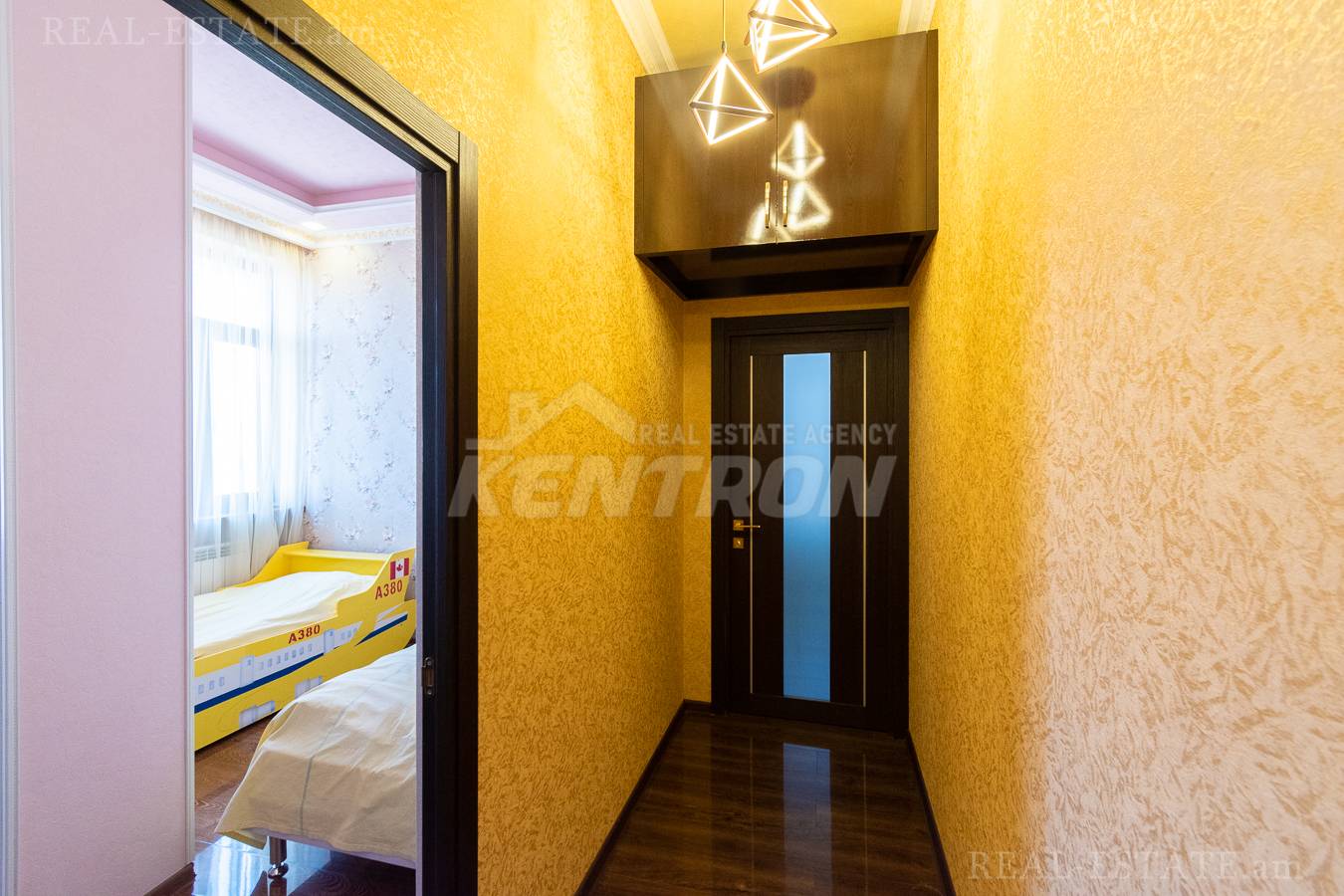 3 սենյականոց բնակարան  Մոլդովական փող, Նոր Նորք Երևան, 137933