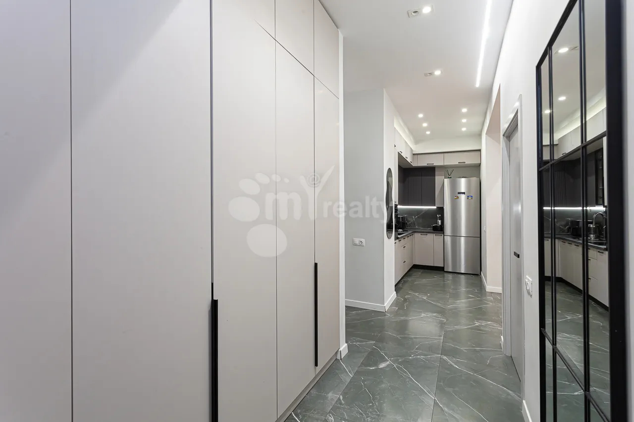 3 bedroom apartment for sale Rostom St, Center Yerevan, 161243