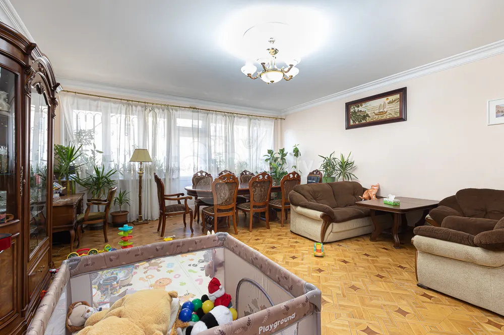 arandznatun-vacharq-Yerevan-Arabkir