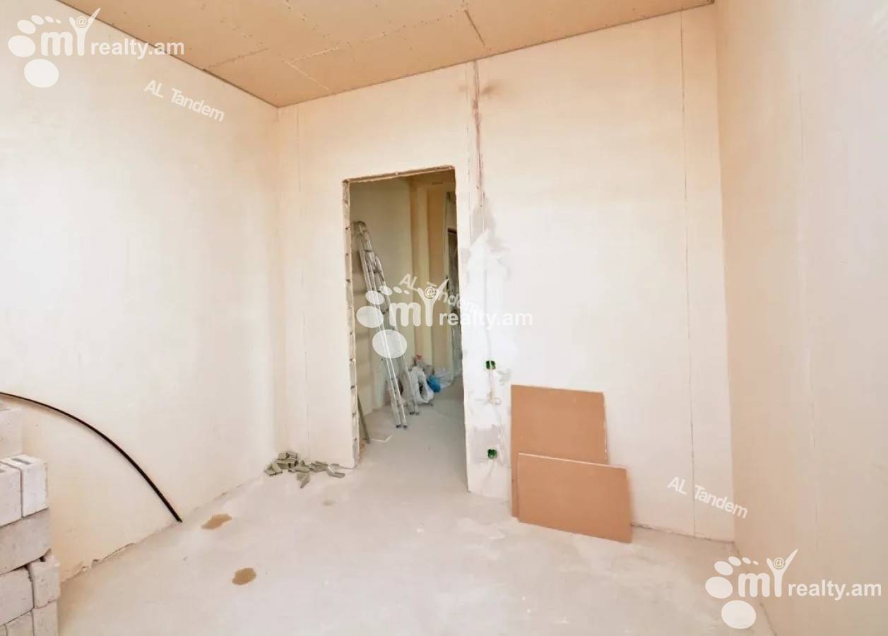 3 սենյականոց բնակարան  Արշակունյաց պող, Կենտրոն Երևան, 158257