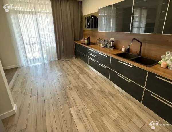 3-senyakanoc-bnakaran-vacharq-Yerevan-Center