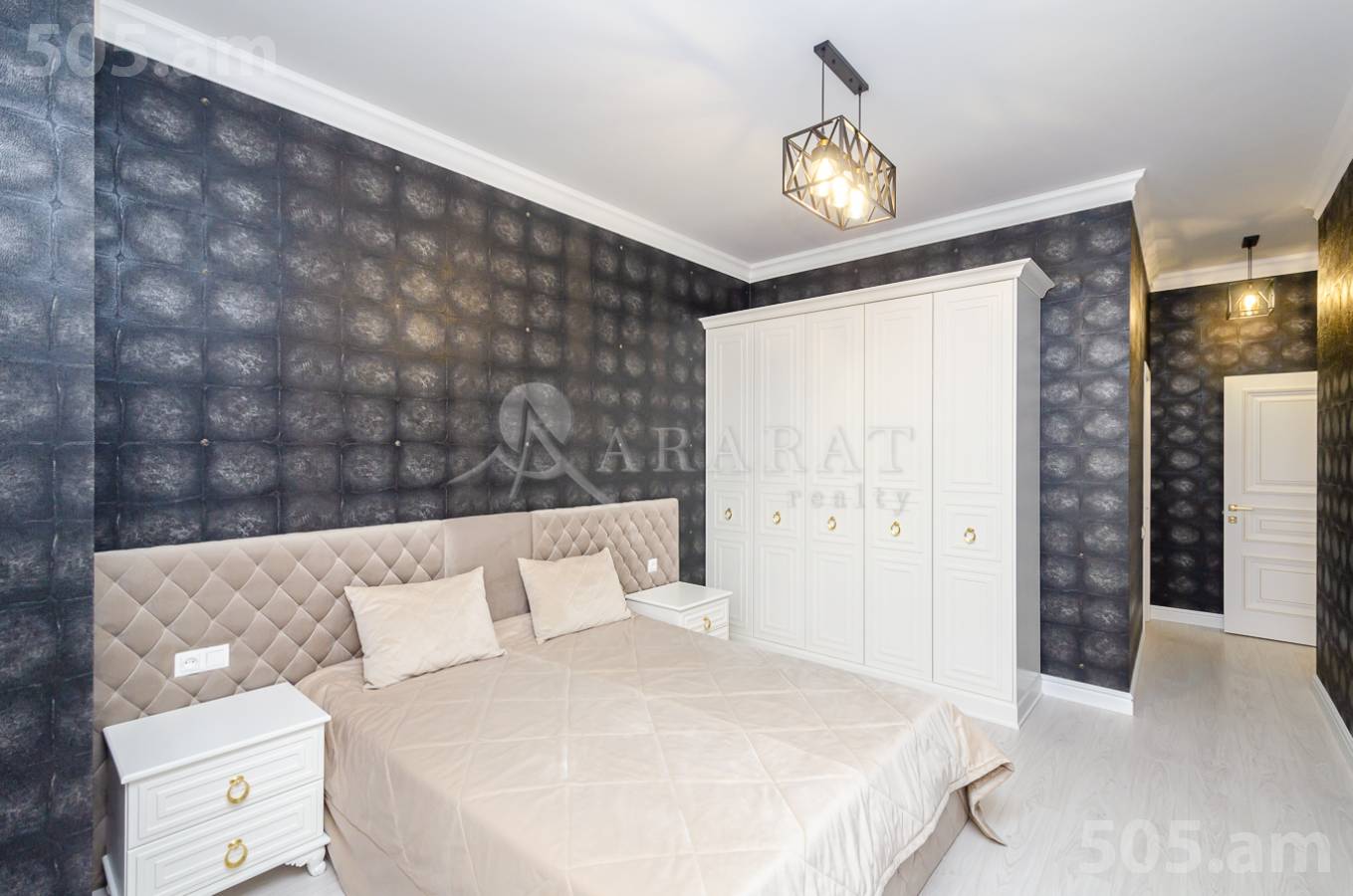 4 bedroom apartment for sale خیابان واهر. پاپازیان, عربگیر ایروان, 151947