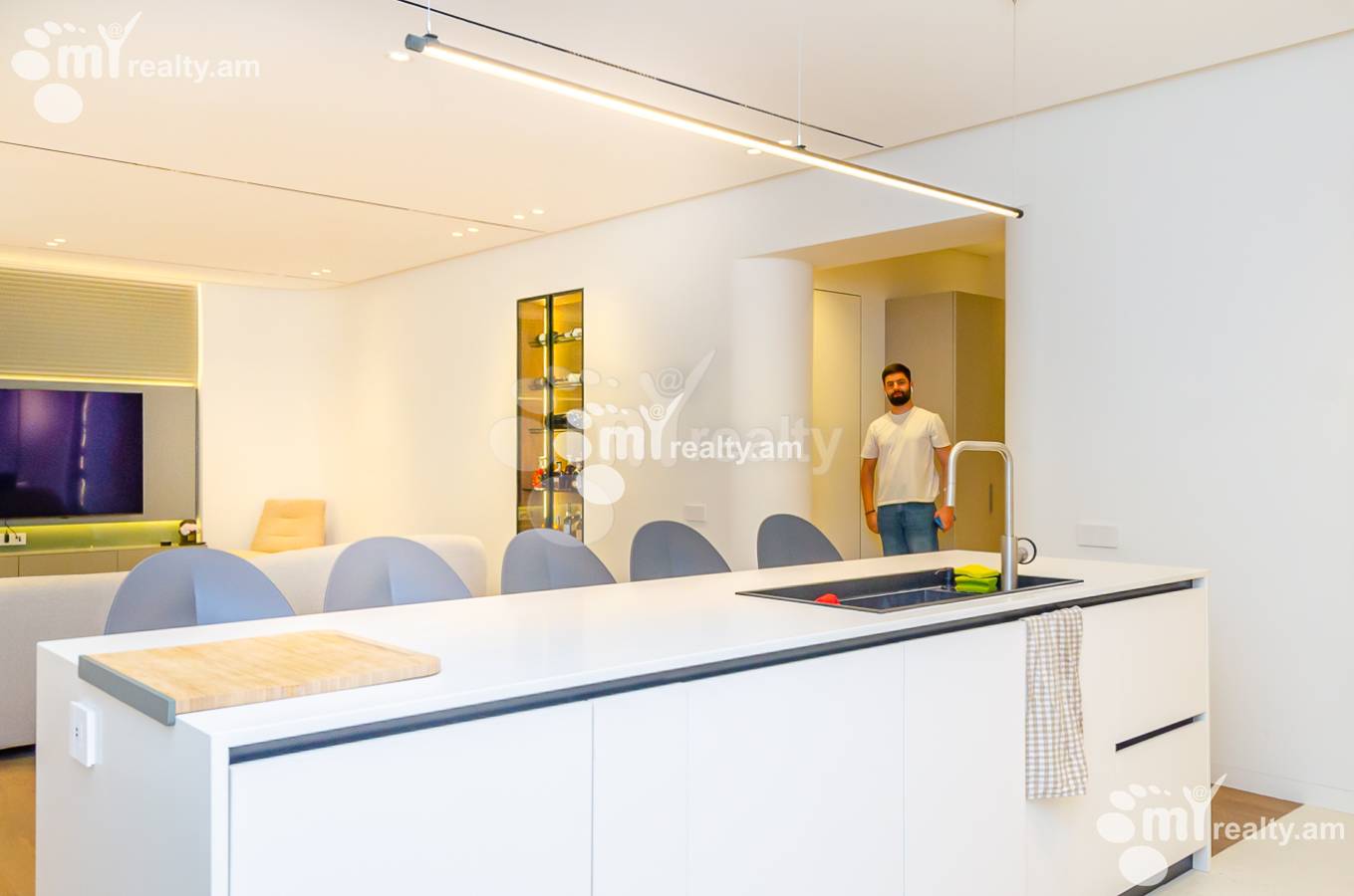 Купить 3 комнатную квартиру Таманян ул, Центр Ереван, 154011