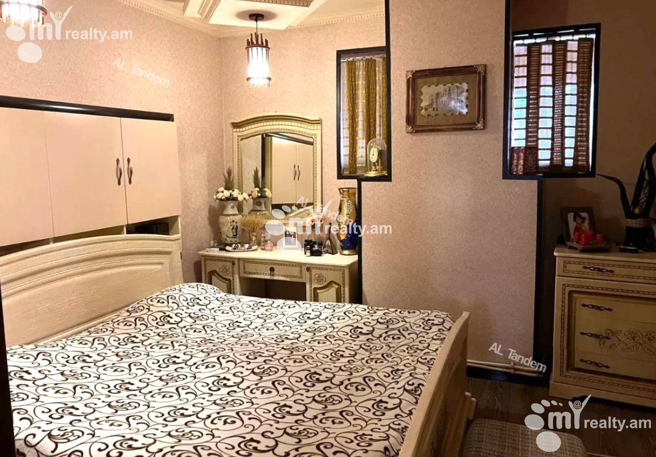 3 bedroom apartment for sale خیابان گِریبودوف, عربگیر ایروان, 153823