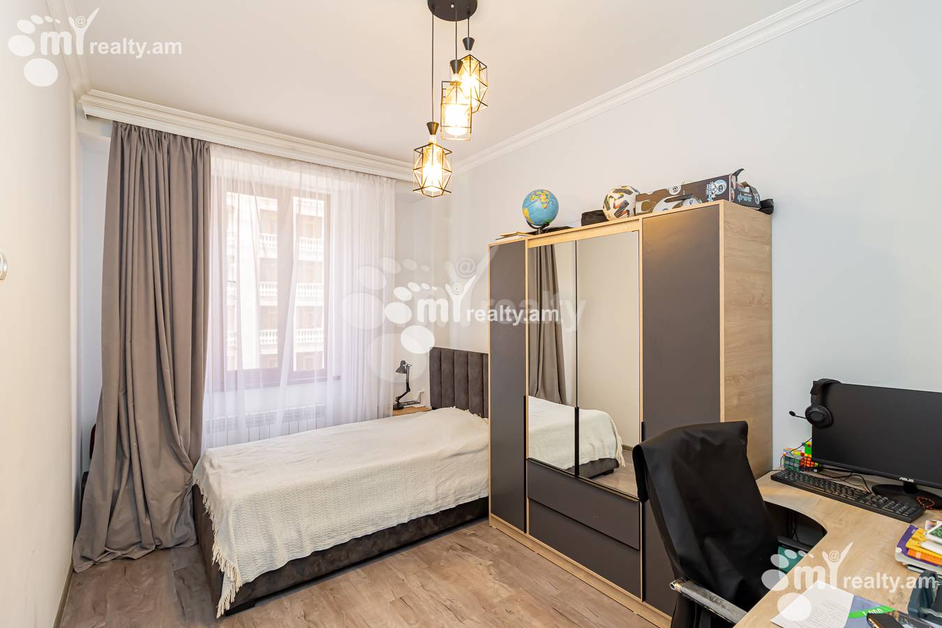 4 bedroom apartment for sale خیابان آدونس, عربگیر ایروان, 151534