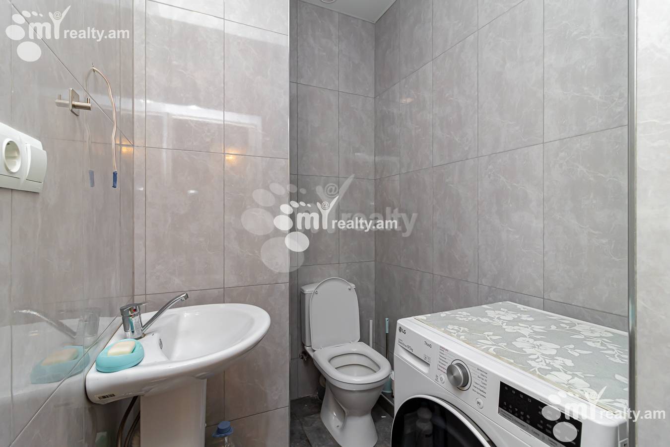 4 bedroom apartment for sale خیابان آدونس, عربگیر ایروان, 151534