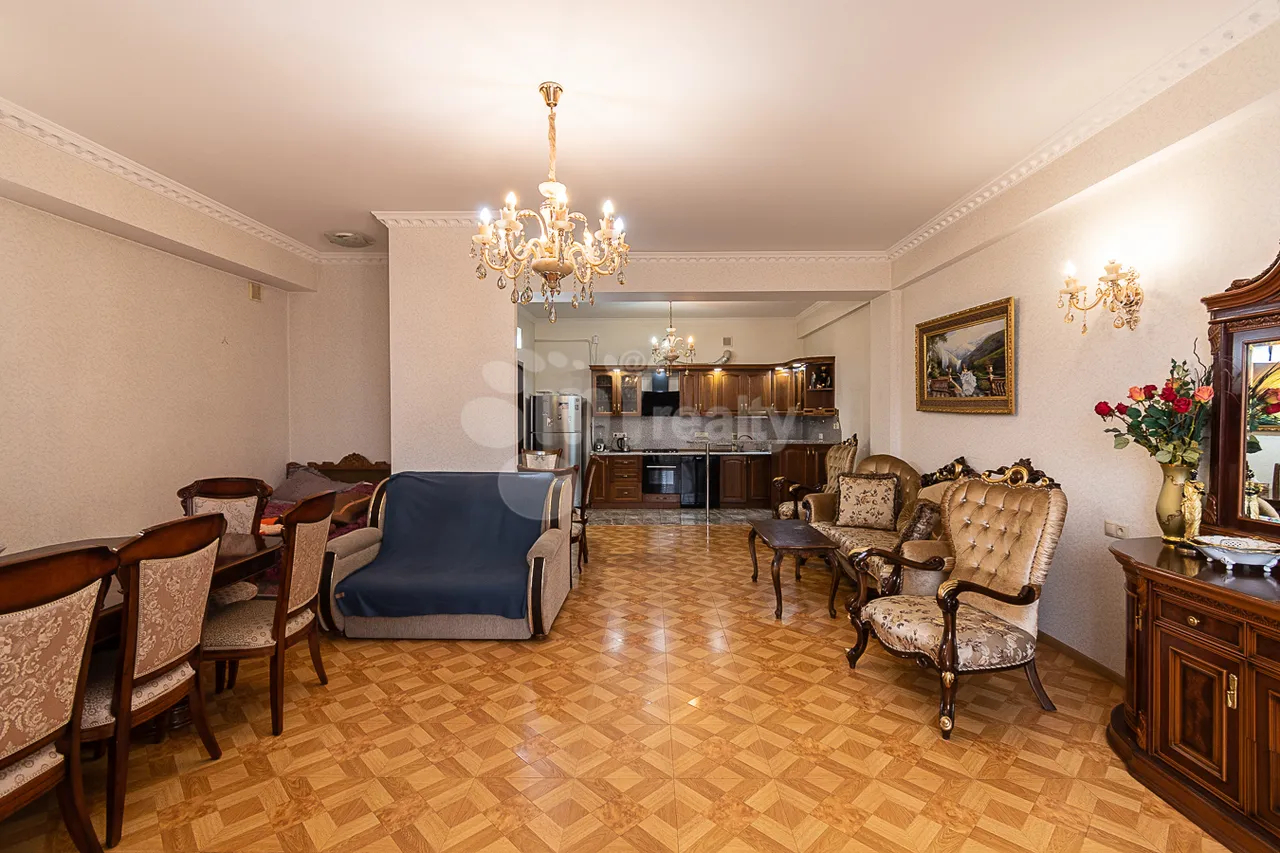 3 bedroom apartment for sale Hr.Kochar St, Arabkir Yerevan, 160025