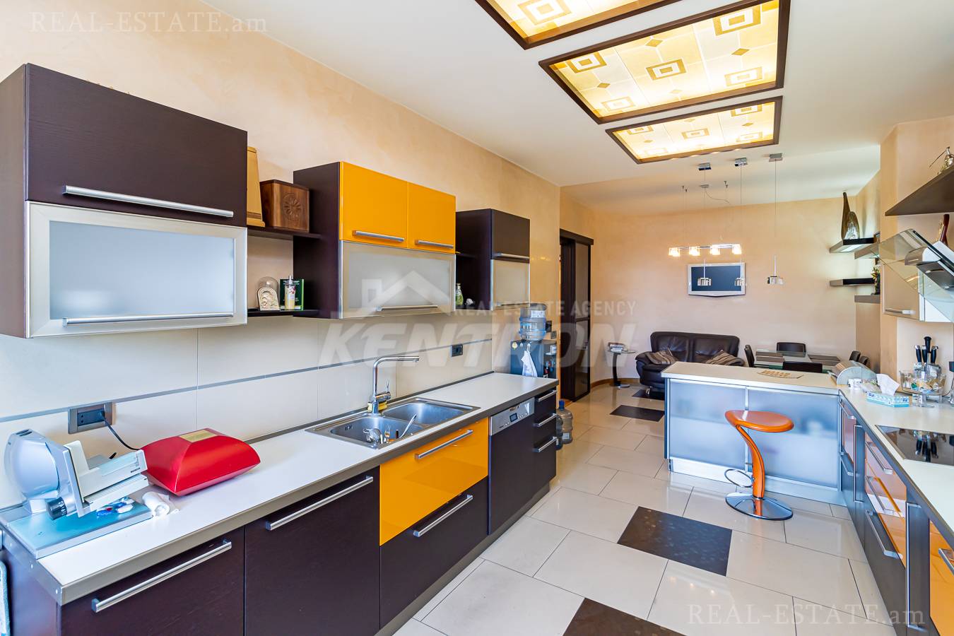 5 սենյականոց բնակարան  Տերյան փող, Կենտրոն Երևան, 139226