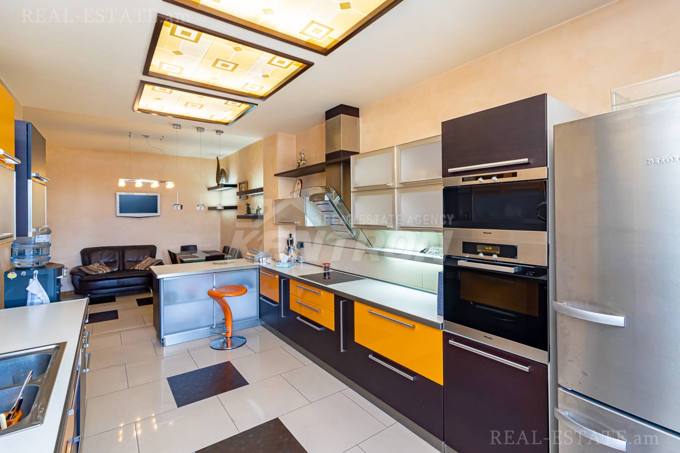 5 սենյականոց բնակարան  Տերյան փող, Կենտրոն Երևան, 139226