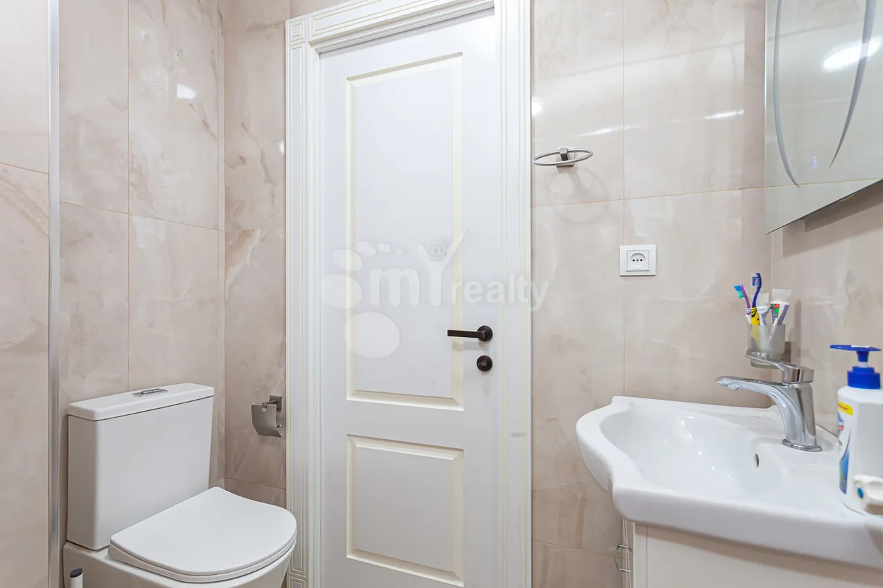 2 սենյականոց բնակարան  Միկոյան փող, Դավթաշեն Երևան, 160017