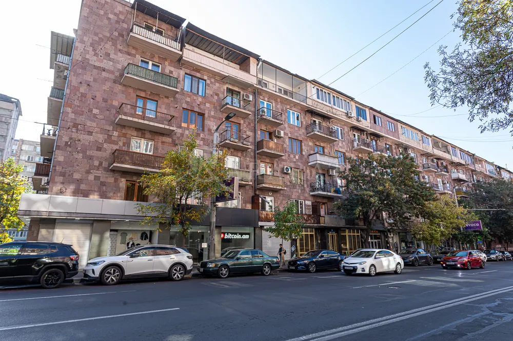 3-senyakanoc-bnakaran-vacharq-Yerevan-Center