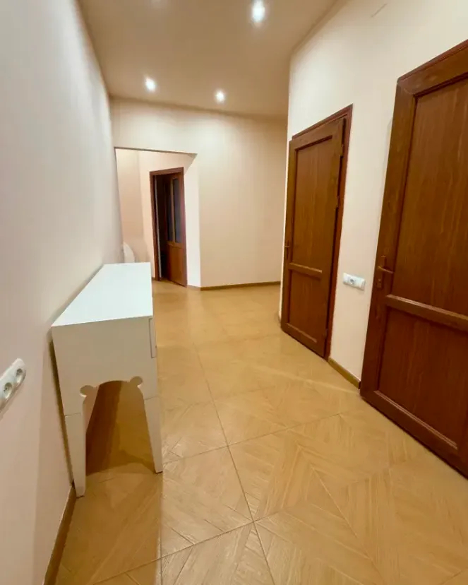 3 bedroom apartment for rent خیابان تومانیان, مرکز شهر ایروان, 161802