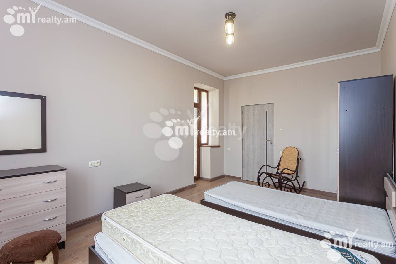 Купить 4 комнатную квартиру Аргишти ул, Центр Ереван, 151693