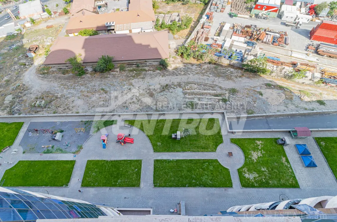 3 bedroom apartment for sale خیابان تِسی تِسِرناکابِرد, مرکز شهر ایروان, 159543