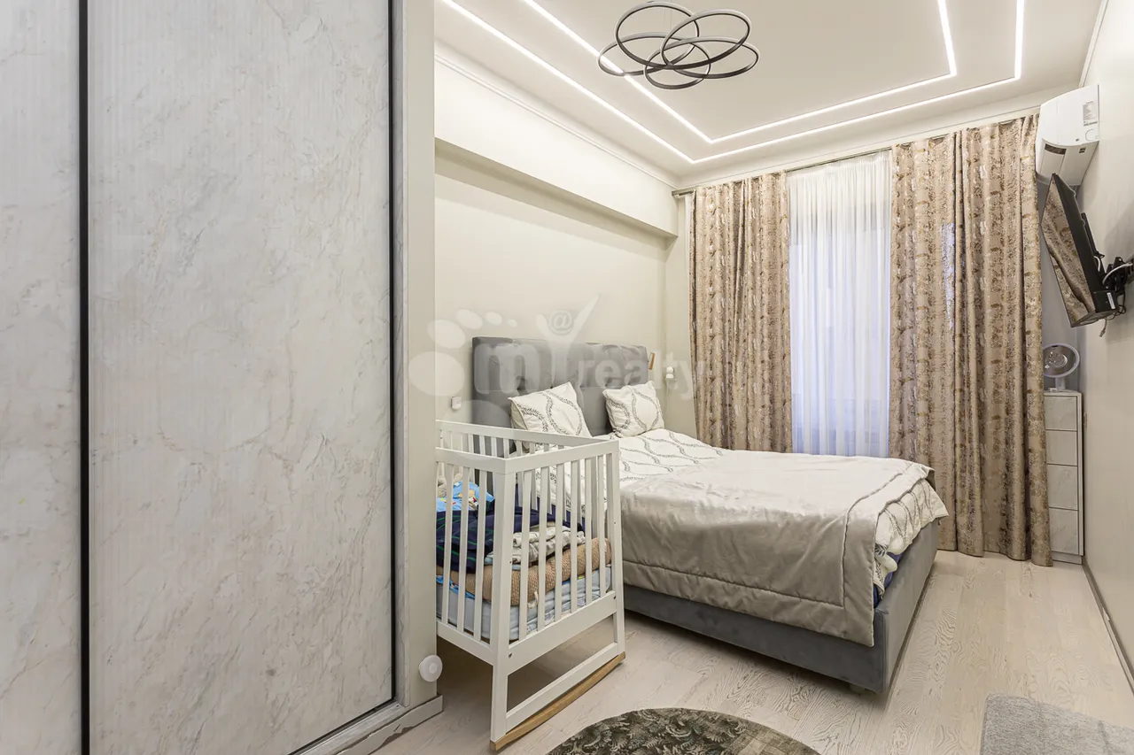 3 սենյականոց բնակարան  Բուզանդի փող, Կենտրոն Երևան, 159659