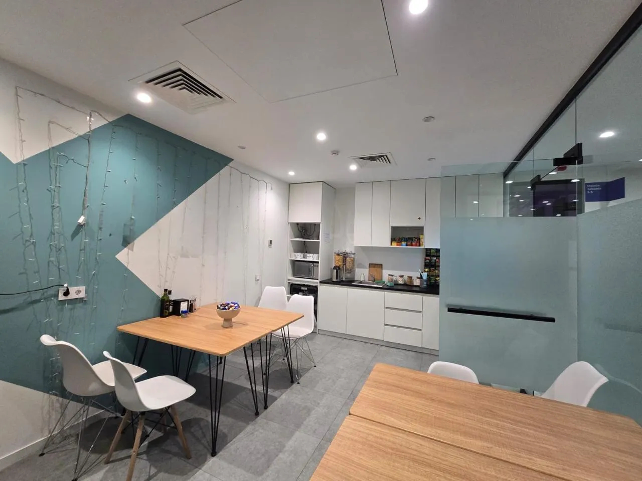 Կոմերցիոն տարածք վարձով Ամիրյան փող, Կենտրոն Երևան, 158760