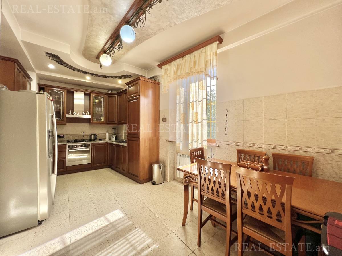 3 bedroom apartment for sale خیابان ساریان, مرکز شهر ایروان, 124690