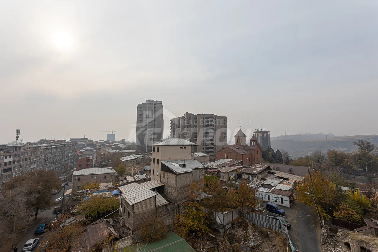 4 bedroom apartment for sale Frik St, Center Yerevan, 157945