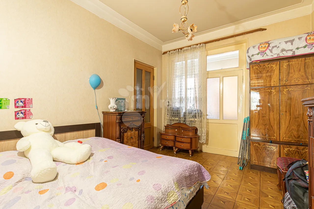 3 bedroom apartment for sale خیابان پارونیان, مرکز شهر ایروان, 157421