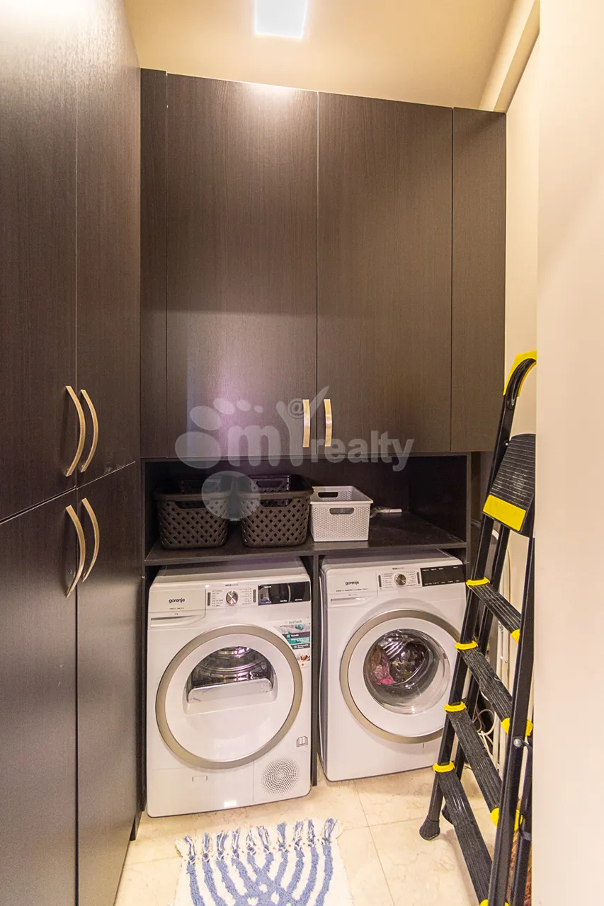 3 bedroom apartment for sale خیابان آنتارایین, مرکز شهر ایروان, 160385