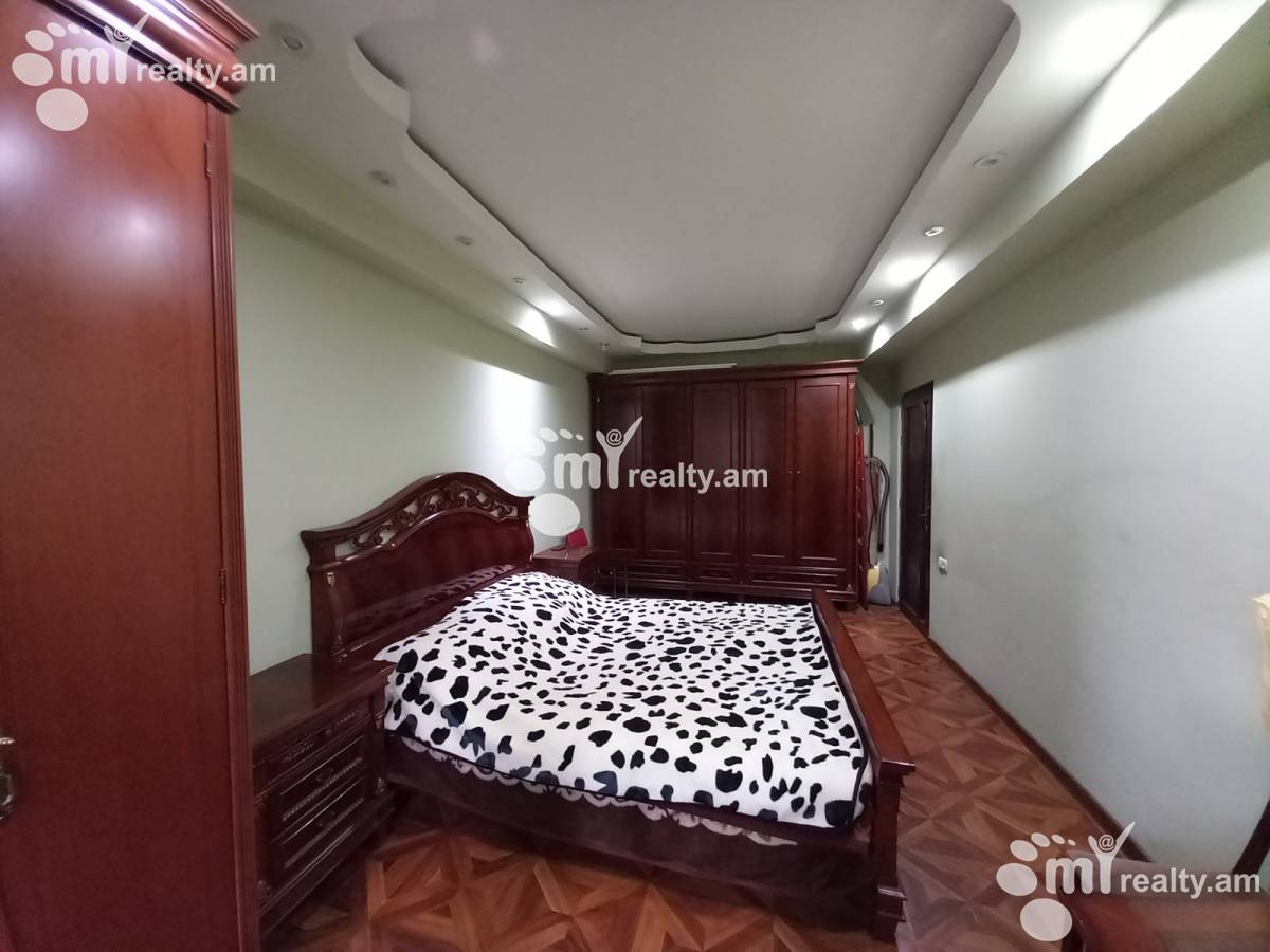 3 սենյականոց բնակարան  Խորենացու փող, Կենտրոն Երևան, 156484