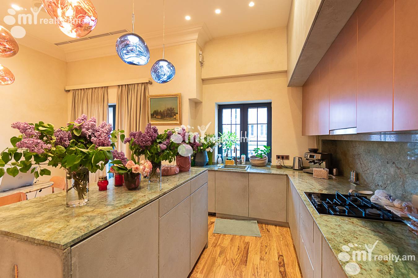 Купить 4 комнатную квартиру Пушкин ул, Центр Ереван, 143206