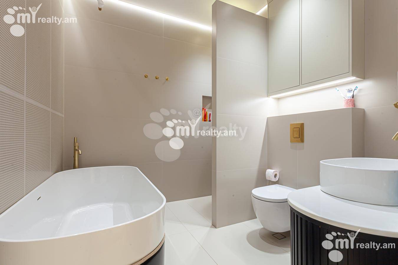 4 bedroom apartment for rent خیابان بوزند, مرکز شهر ایروان, 155158