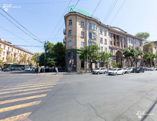 3-bedroom/apartment-for-sale/Mashtots+Ave/Center/Yerevan
