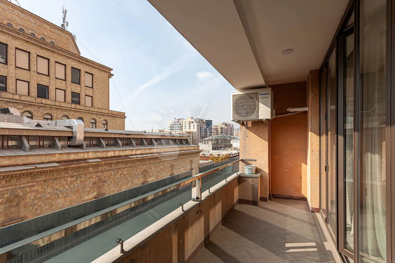 3 սենյականոց բնակարան վարձով Արամի փող, Կենտրոն Երևան, 160116