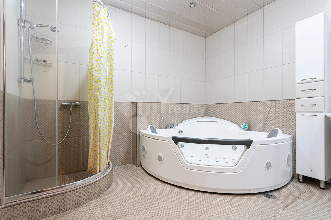 Снять 3 комнатную квартиру Северный пр, Центр Ереван, 158076