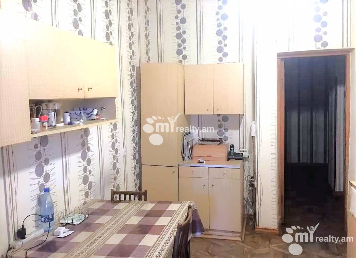 Купить 3 комнатную квартиру Маштоца пр, Центр Ереван, 123079