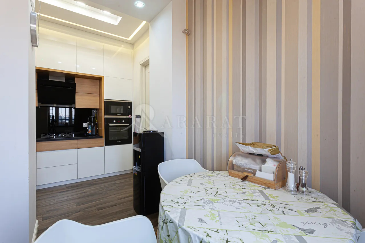 3 bedroom apartment for sale خیابان ماشتوتس, مرکز شهر ایروان, 157545