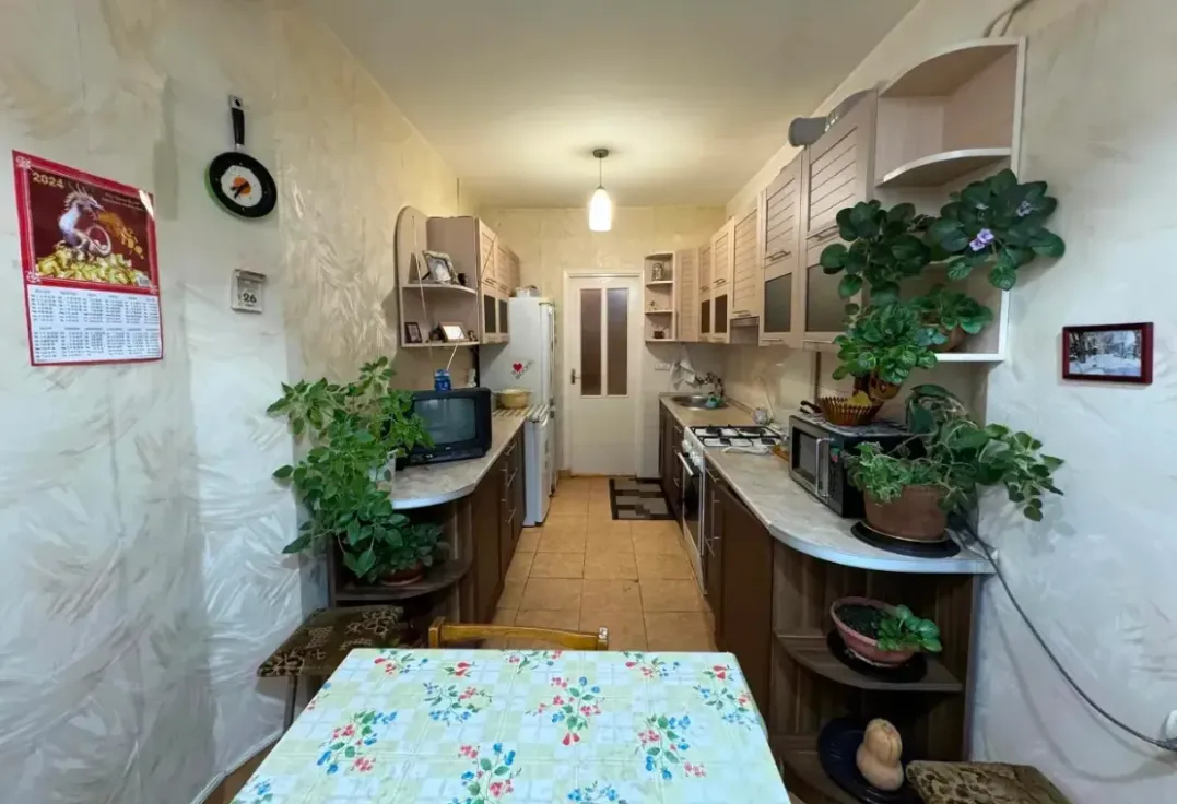 4 սենյականոց բնակարան  Սայաթ-Նովա թաղ, Ավան Երևան, 159793