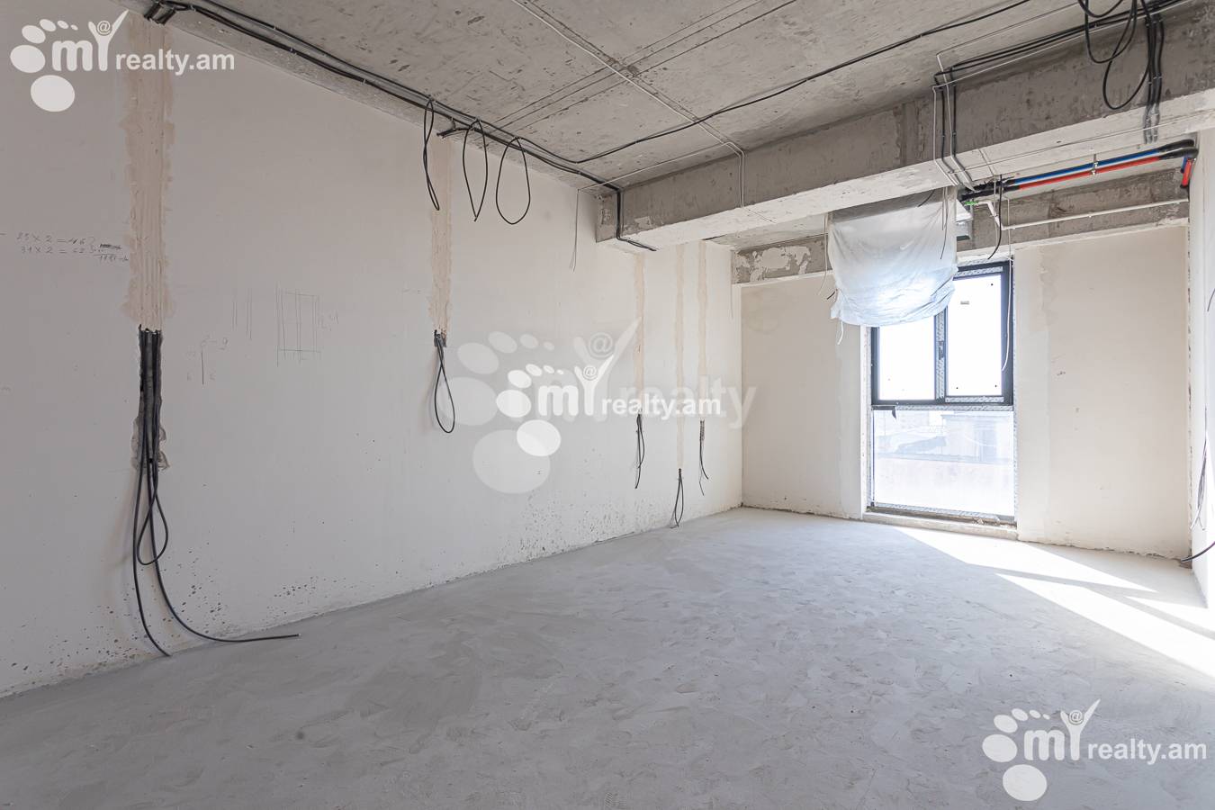 Купить 4 комнатную квартиру Ахбюр Сероб ул, Арабкир Ереван, 157136