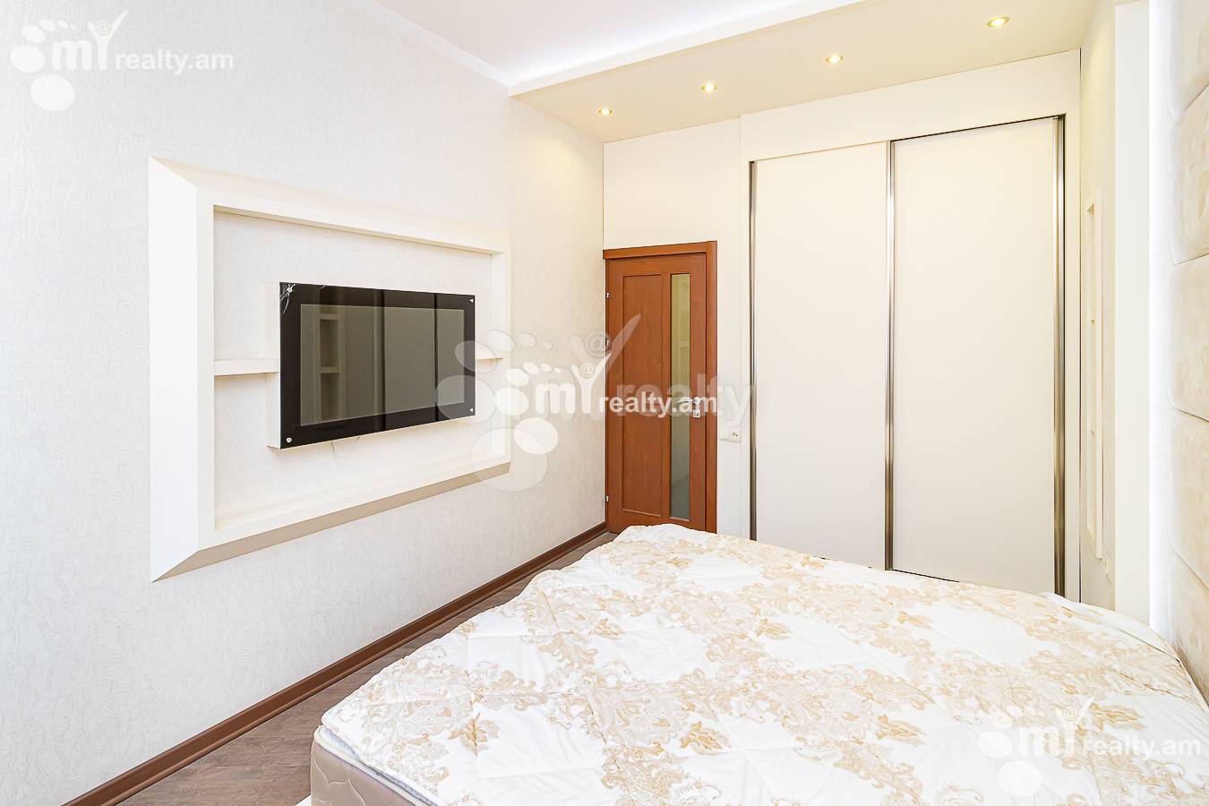3 bedroom apartment for rent Pushkin St, Center Yerevan, 151996